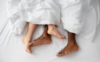 Posturas sexuales que ayudan a durar más tiempo en la cama